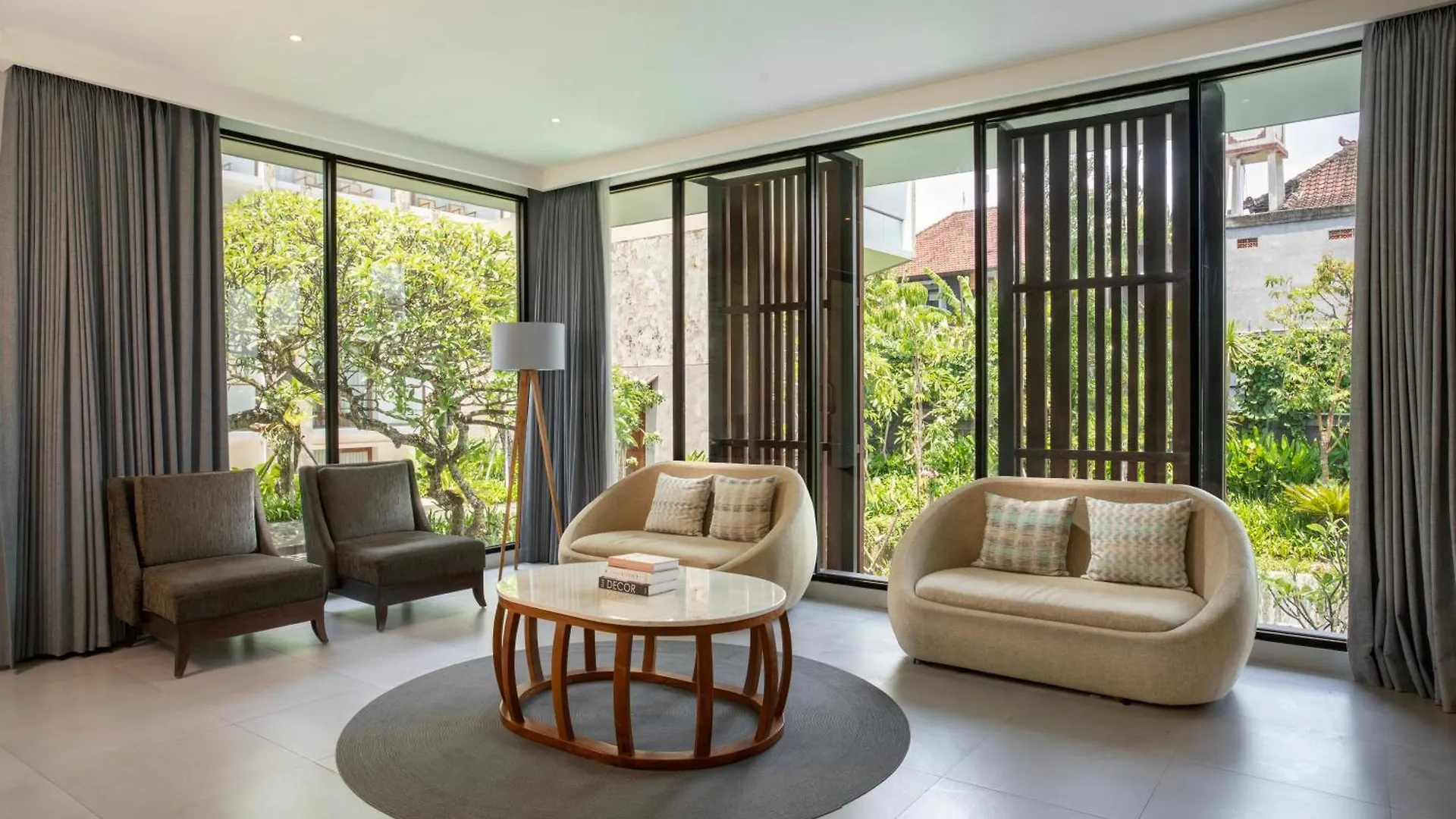 Dialoog Seminyak Hotel
