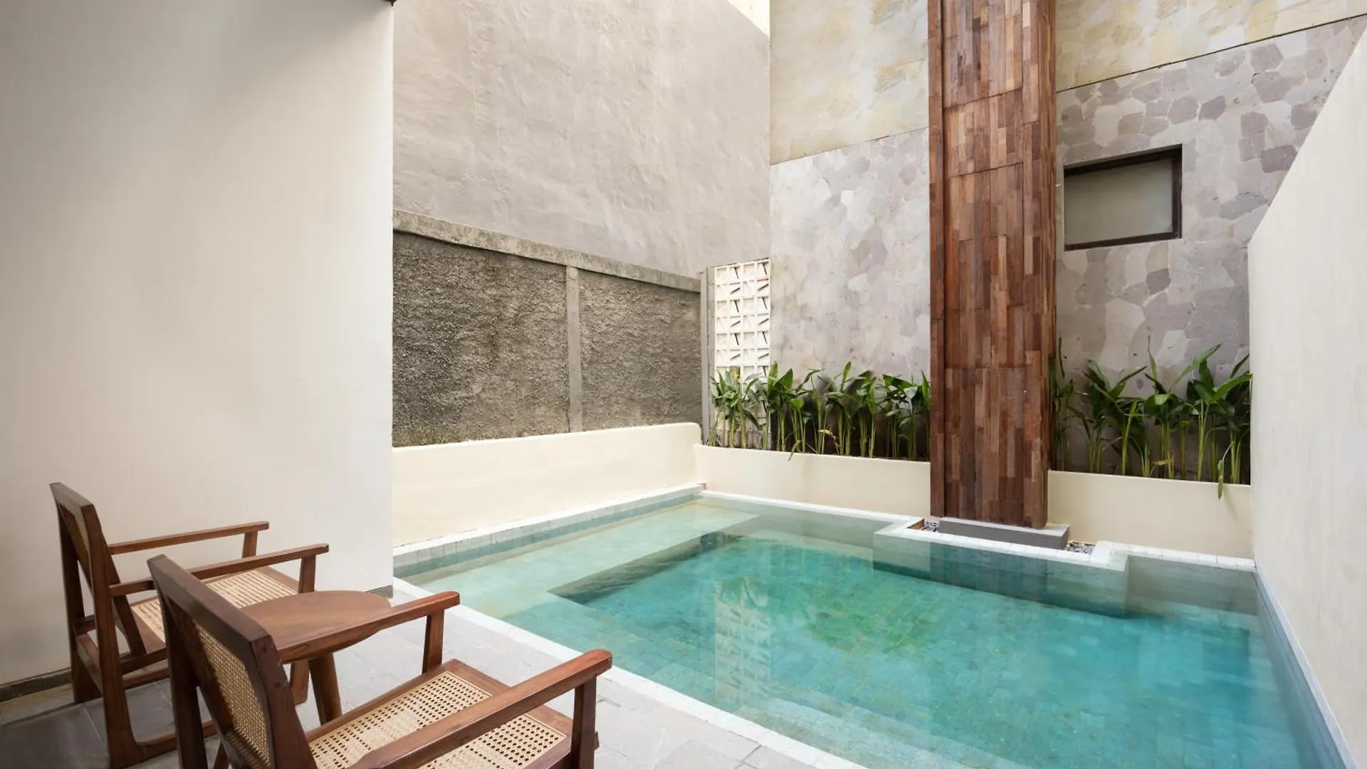 Dialoog Seminyak Hotel Indonesia